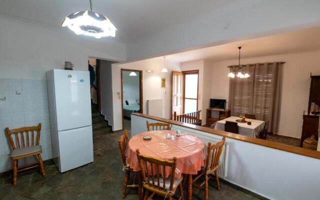 Uliveto 3bd Rustic House