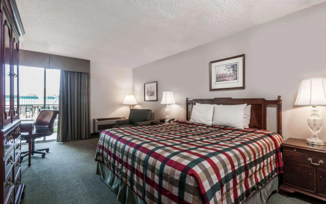 Howard Johnson Plaza by Wyndham Yakima