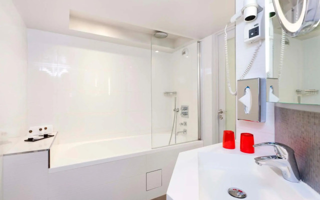 Standing Hotel Suites