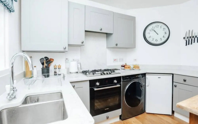 Chalk House - Pet Friendly - From 125 Per Night