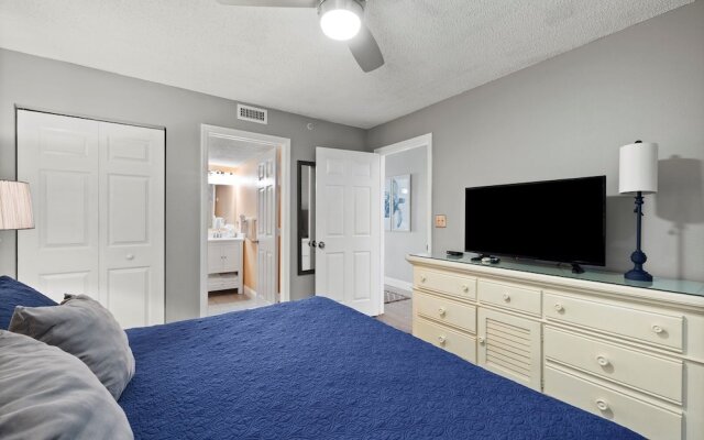 Pelican Beach 0211 1 Bedroom Condo by Pelican Beach Management