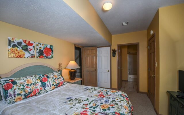 At Lake's Edge 6 Bedroom House