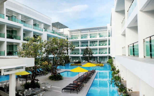 The Old Phuket - Karon Beach Resort