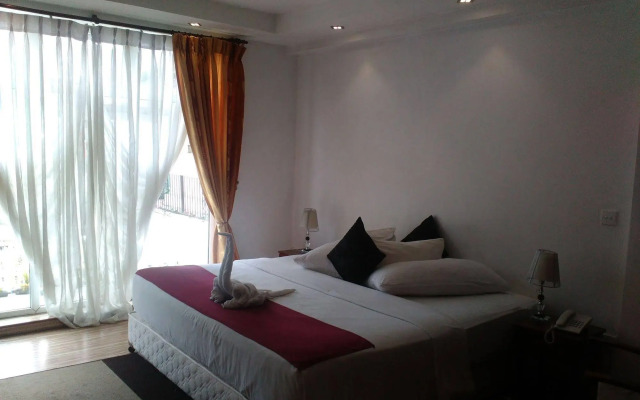 Midky Hotel