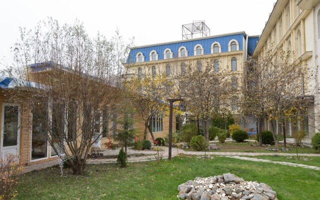 Kartmazovo House Hotel