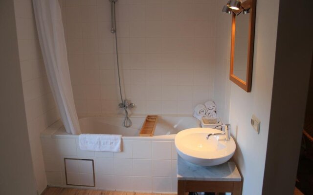 Two Rooms In Bruges