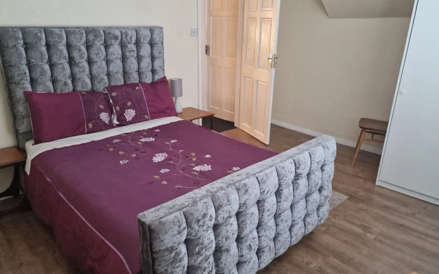 Family Home Three bed House Near the Beach