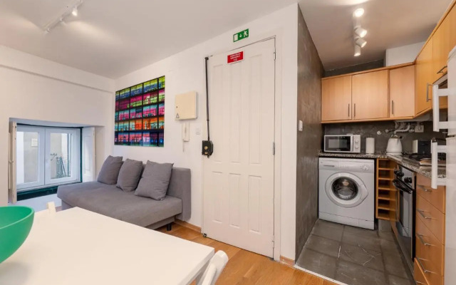 Contemporary Apartment in Chiado 2