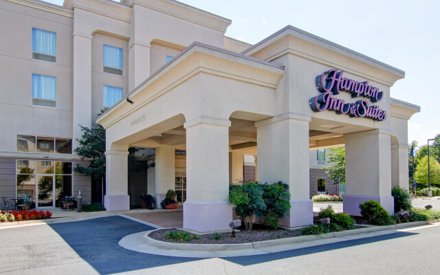 Hampton Inn & Suites Herndon-Reston