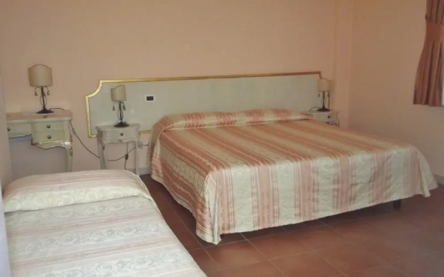 La Corte Di Opaka