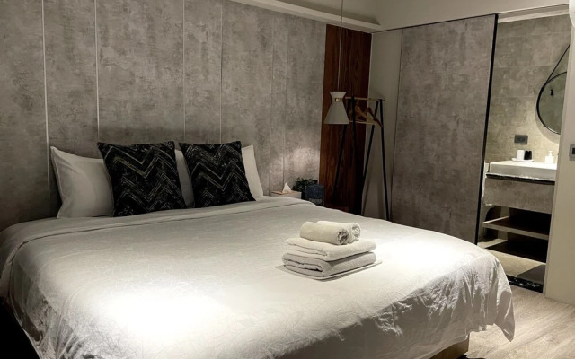 TWO Easy Inn