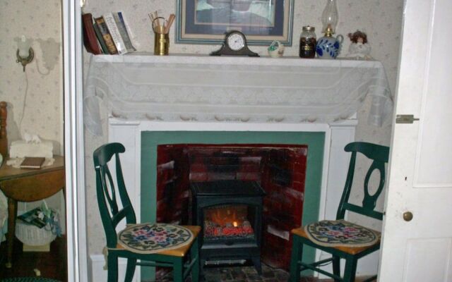 Nichols Guest House B & B