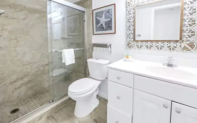 Charming 2BR Lagoon-view Steps To Siesta Key Beach