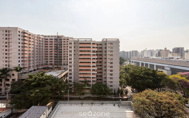 Studio 300m From the Indianopolis Metro Ois1003