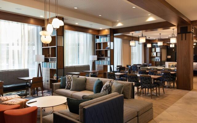 Hampton Inn Boston Seaport District