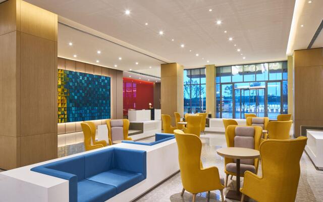 Q-Box Hotel Shanghai Sanjiagang