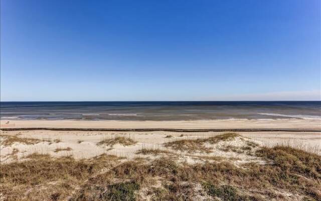 Coral Sands Beautiful Condominium by RedAwning