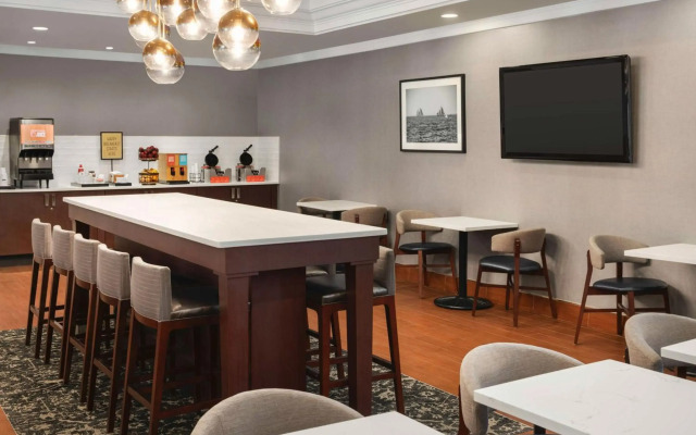 Hampton Inn by Hilton Boston/Cambridge