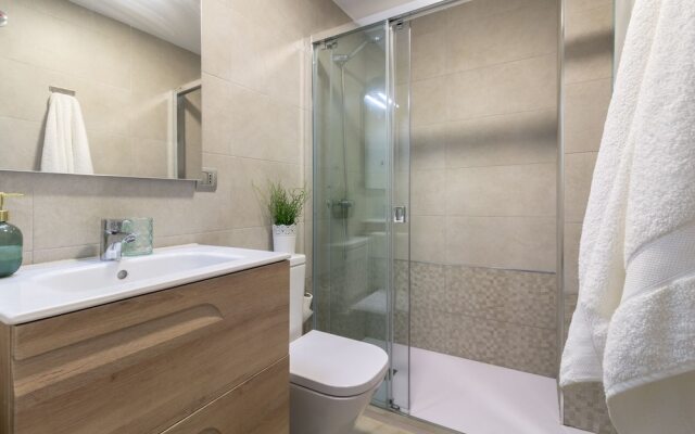 Behosty - Triana Chic Essense A