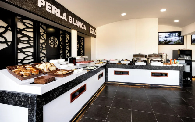 Perla Blanca Hotel