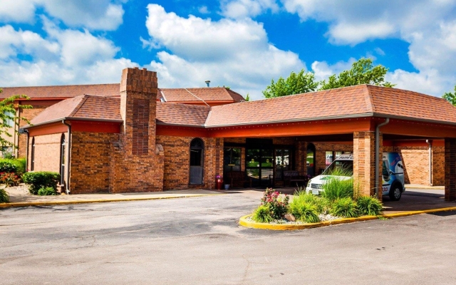 Quality Inn & Suites Boonville - Columbia