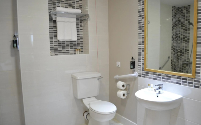 Carrick Plaza Suites