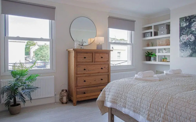 Stunning Townhouse with Large Garden