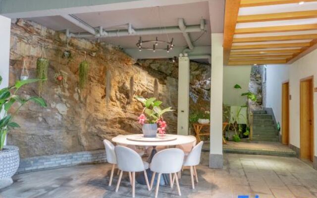 Xingyi Wanfenglin Ruhuazaoye Homestay (Baguatian Observation Deck)