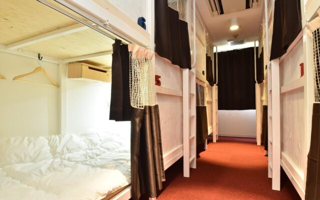 Hostel Enisia Namba
