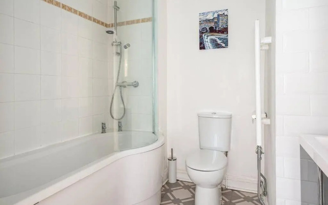 BRAND NEW LSITING!Wonderful One Bedroom Apartment