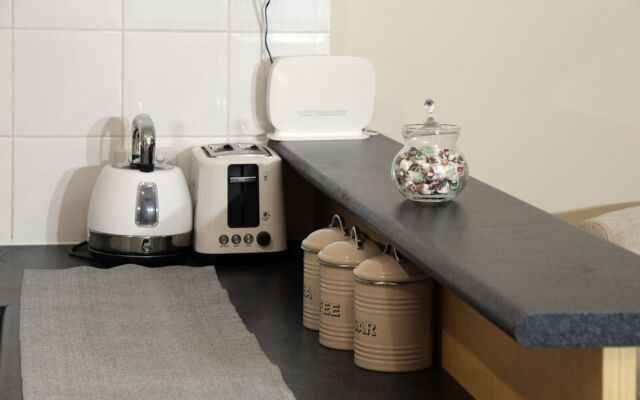 Adelaide Central Apartment - 3Br, 2Bath & Carpark