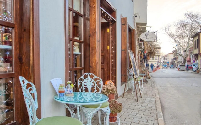Trilye Bay C Konak