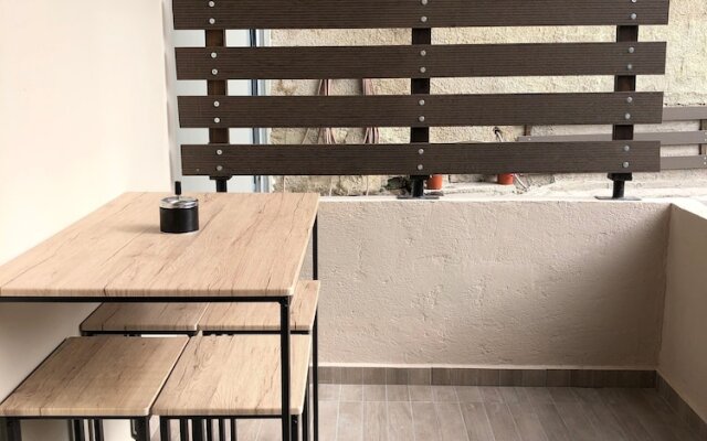 Lemon Tree Suites Near ATH Airport