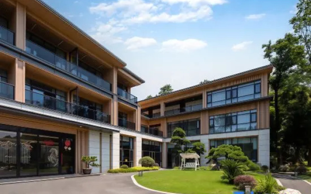 Anji Ruifeng Tea Valley Resort Hotel — 4-star hotel in Huzhou