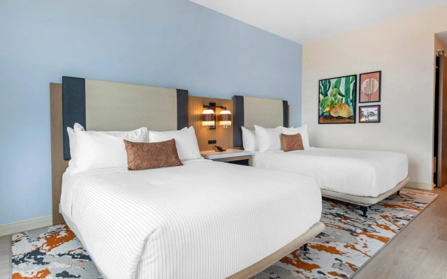 Cambria Hotel Austin Downtown