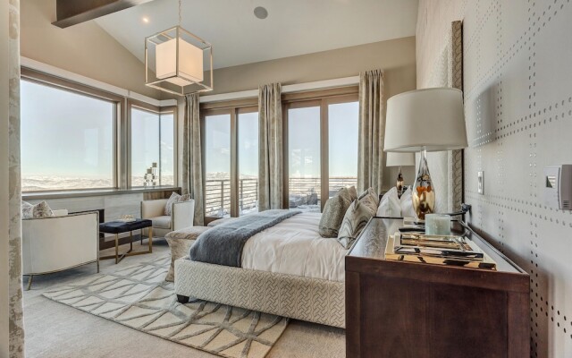 Two Bedroom Penthouse 2 Apartment Hotel by RedAwning