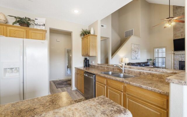 Birdie Lane Beauty - Golf, Pools, Gym, & More!