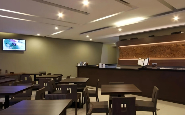 Ommaya Hotel & Resort