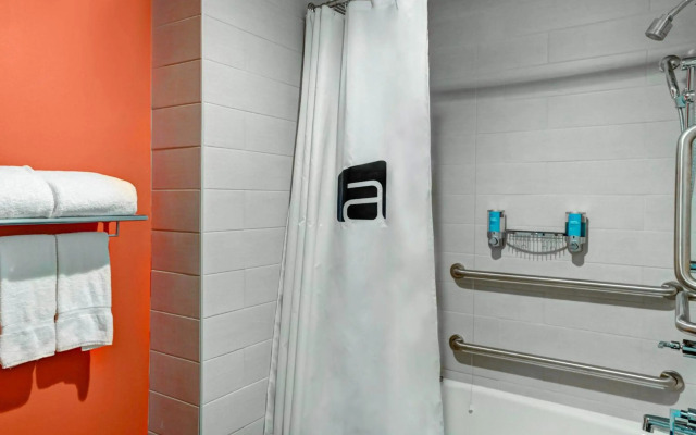 Aloft Raleigh-Durham Airport Brier Creek