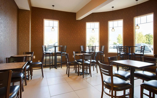 Best Western The Inn at Buffalo Airport