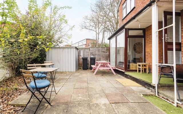 Spacious 3 Bedroom Garden House