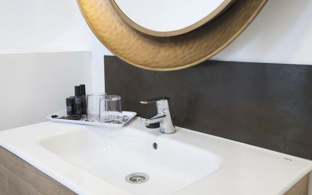 El Charco Suites