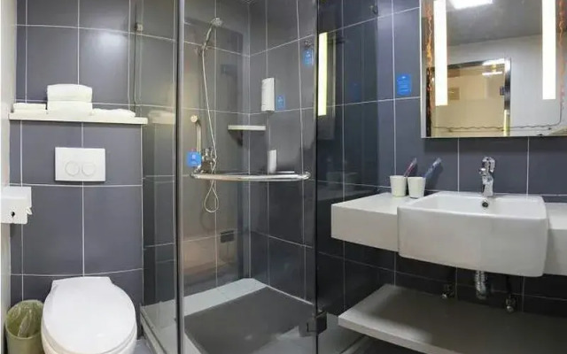 Hanting Hotel (Shenzhen Baoan Lingzhi Subway Stati