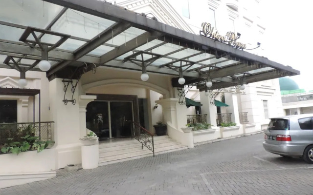 Roosseno Plaza