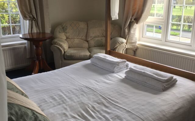 Ivanhoe Hotel