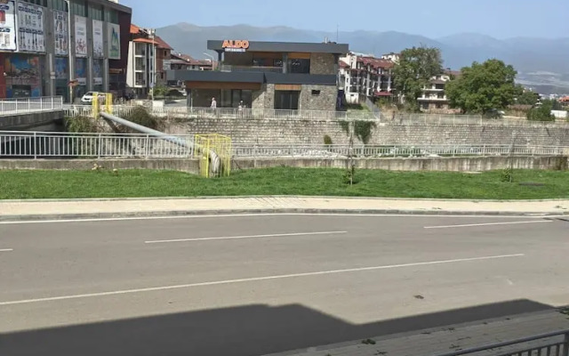 Gondola Paradise - 50m Away, 250mbps Wi-fi!