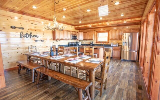 .lookout Lodge 6 Bedroom Cabin