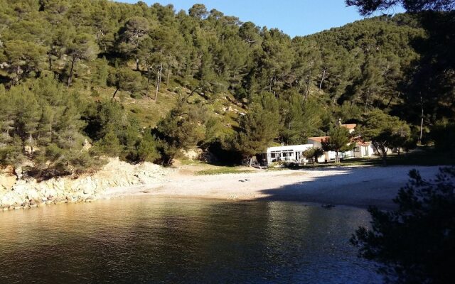 Studio neuf climatisé petite vue mer plage à pieds - Ted Home