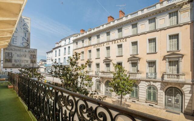 Pleasant Apartment in Vichy near Opera Museum