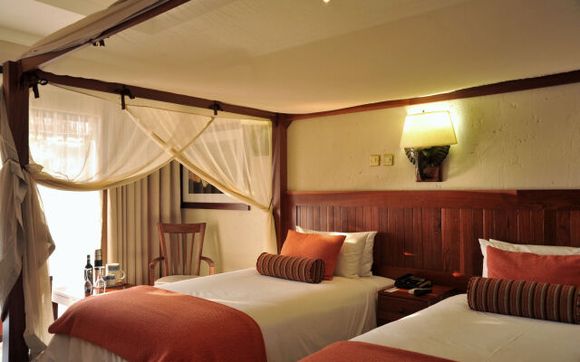 Cresta Mowana Safari Resort & Spa